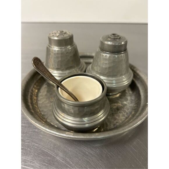 Vintage My Lady, English, 3139 signed Hand Hammered Pewter Cruet Salt & Pepper S - Picture 1 of 8